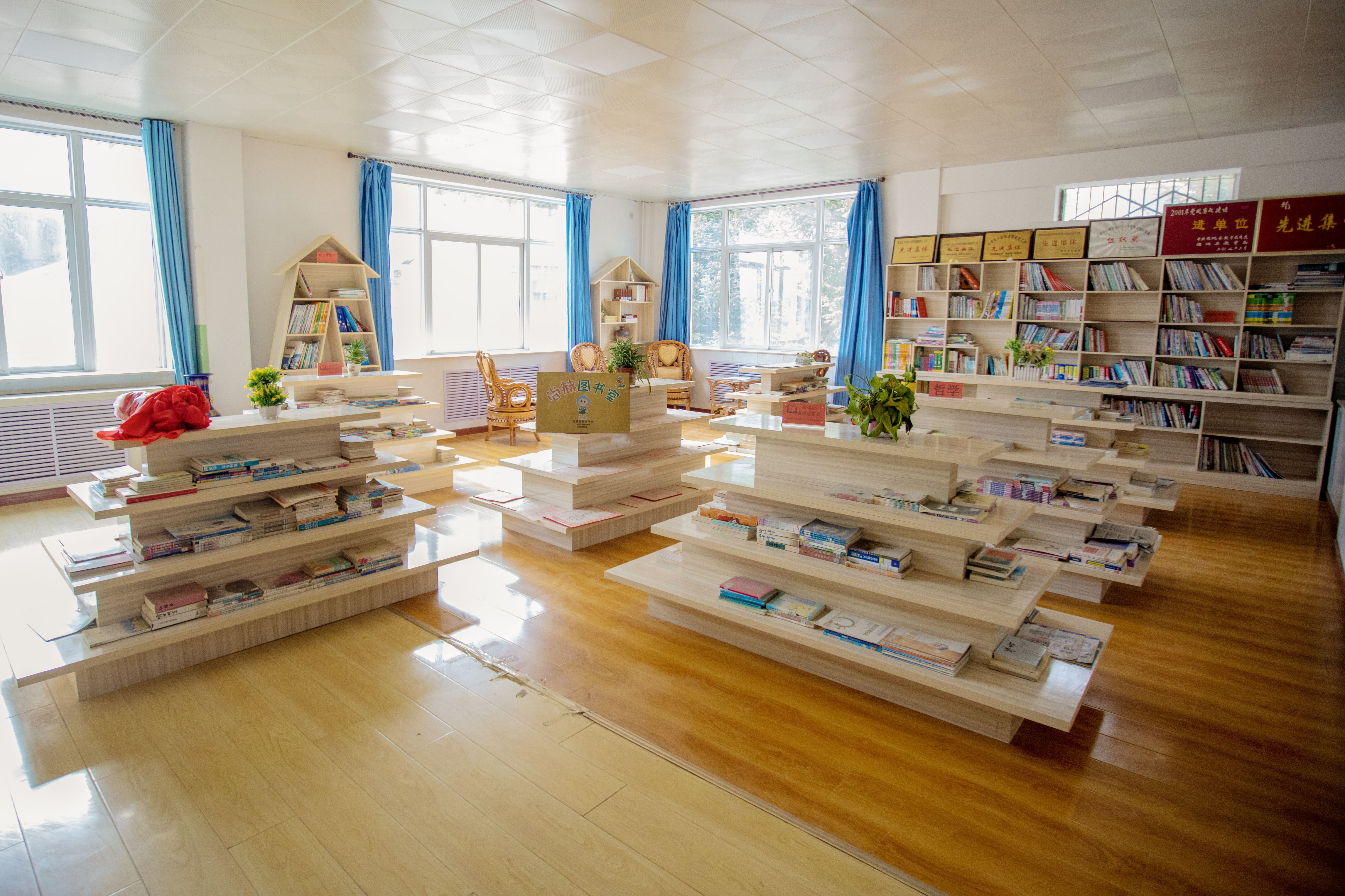 天津高校大学生记者走进乐鱼在线登陆入口-乐鱼（中国）
公益小学开展“书香悦读，筑梦成长”活动