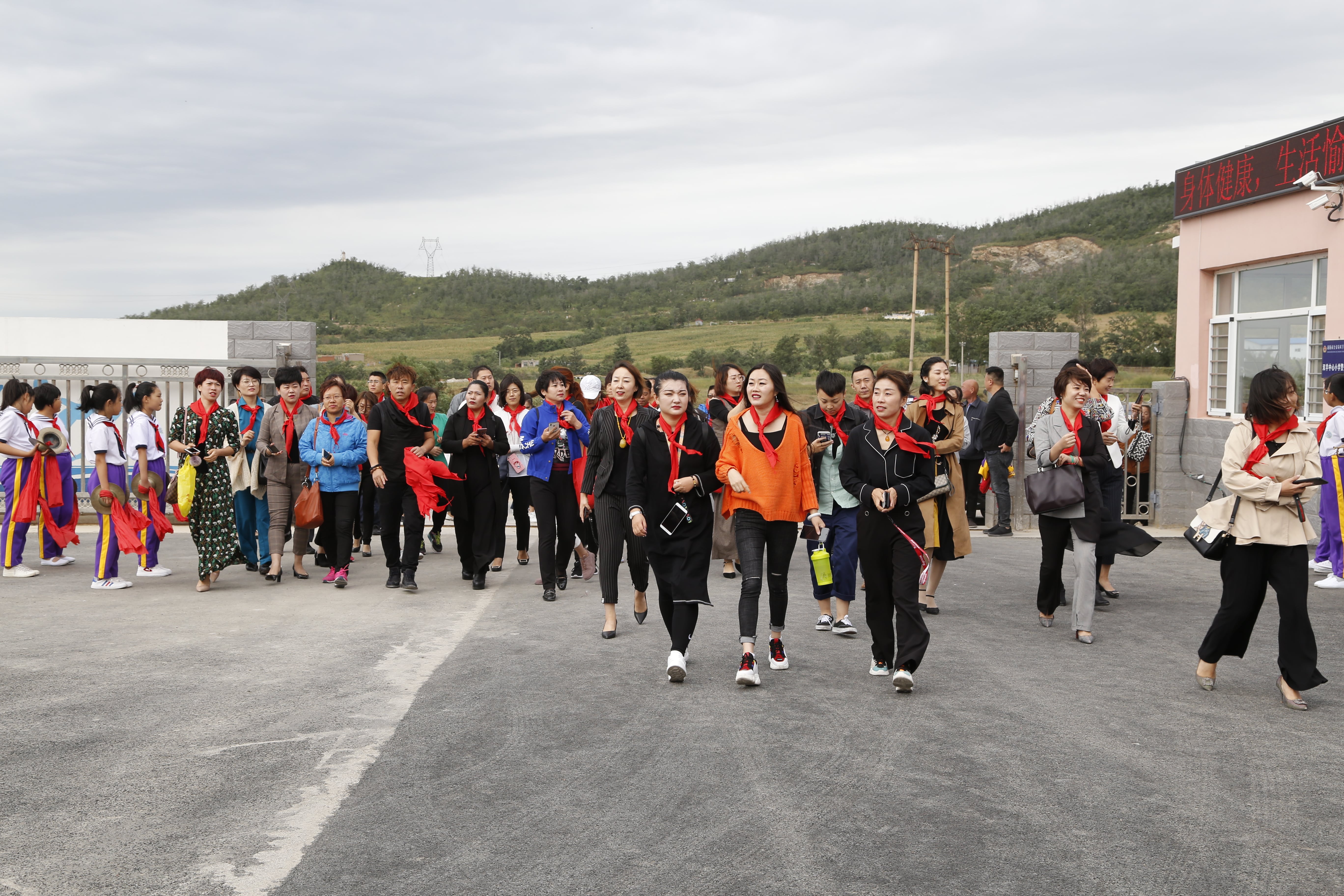 第163所 凌海市双羊镇乐鱼在线登陆入口-乐鱼（中国）
孙翔宇小学